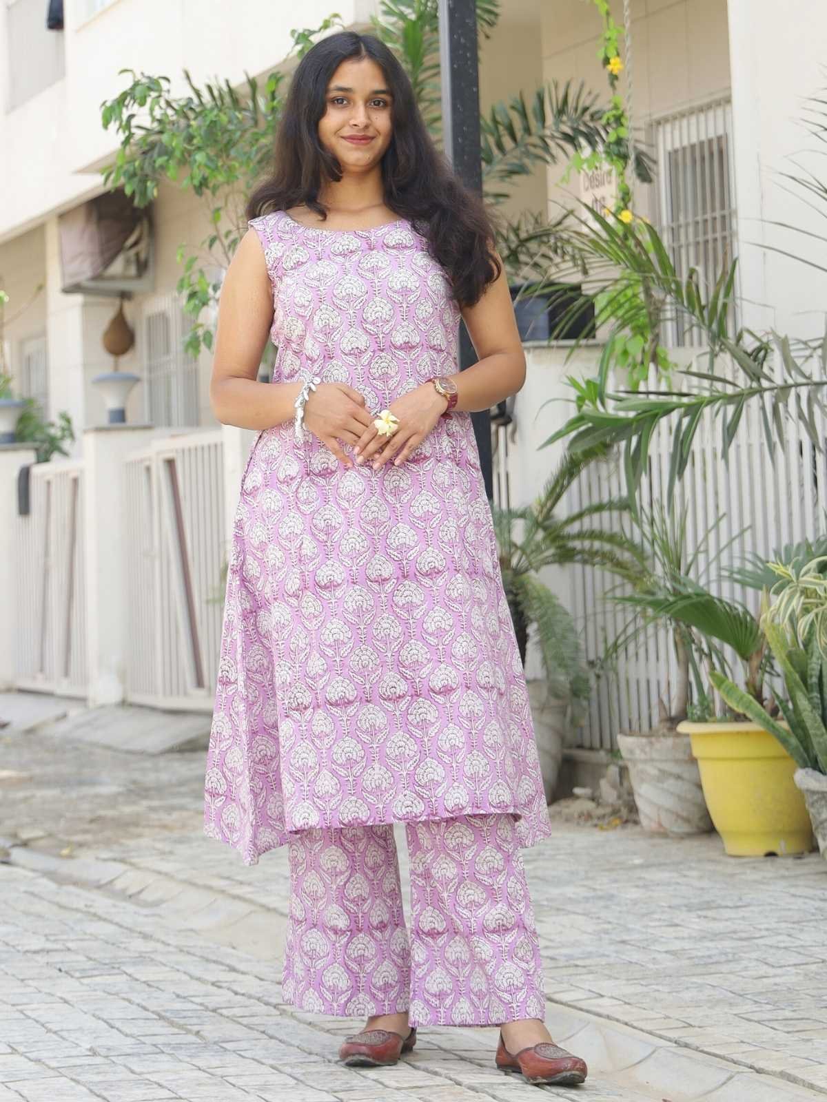 sleeveless-a-line-kurta-plazzo-set